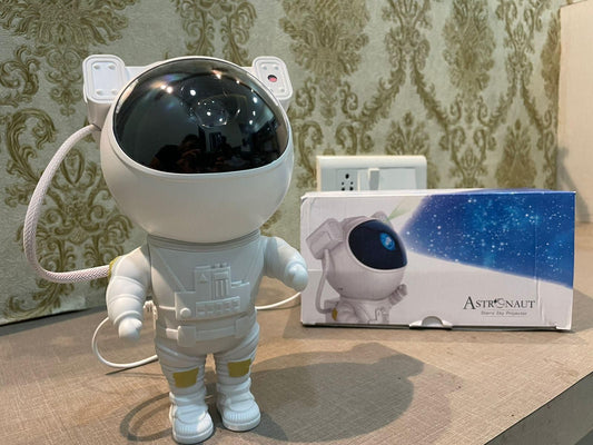 🚀 Astronaut Galaxy Projector – 360° Magnetic Rotation & Remote Control